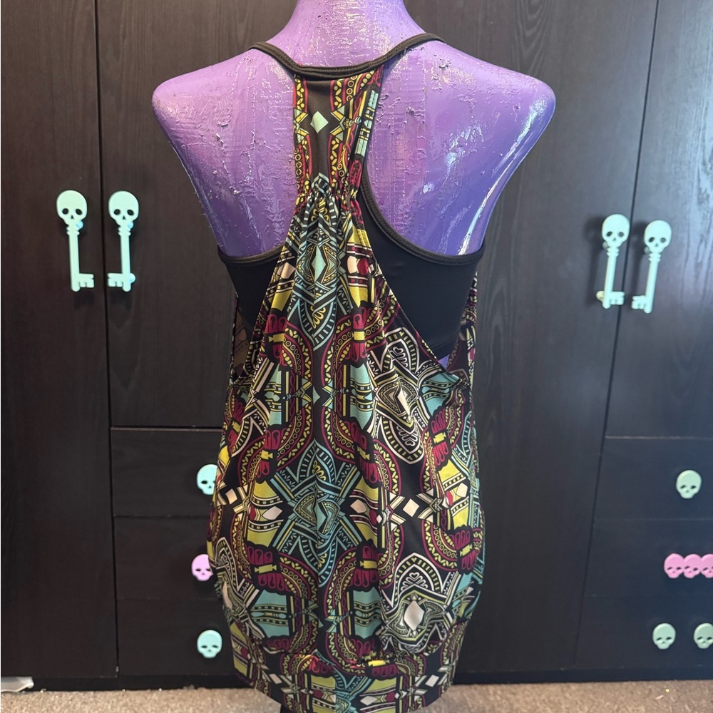 Onzie Multicolor Patterned Tank Top - Picture 2 of 2